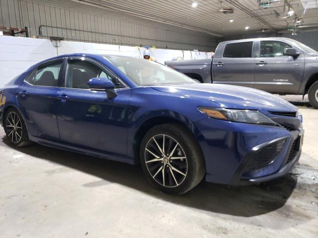 4T1T11BKXRU121442 - 2024 TOYOTA CAMRY SE NIGHT SHADE BLUE photo 4