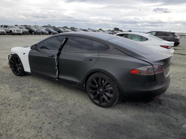 5YJSA1E28GF139651 - 2016 TESLA MODEL S Սև լուսանկար 2
