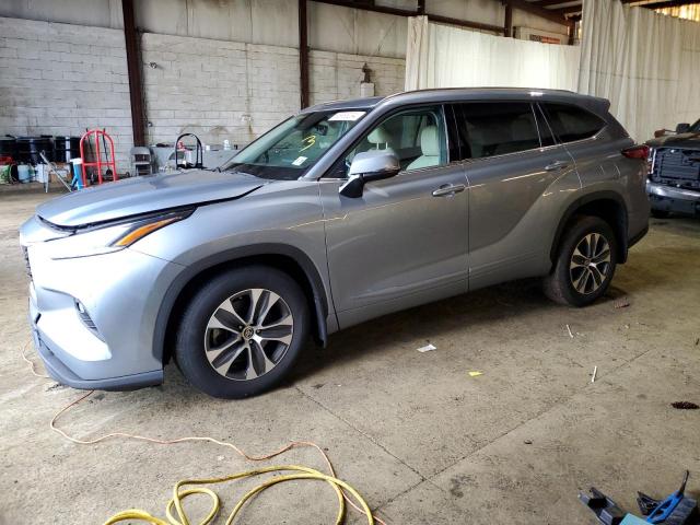 5TDGZRBH4MS110077 - 2021 TOYOTA HIGHLANDER XLE SILVER photo 1