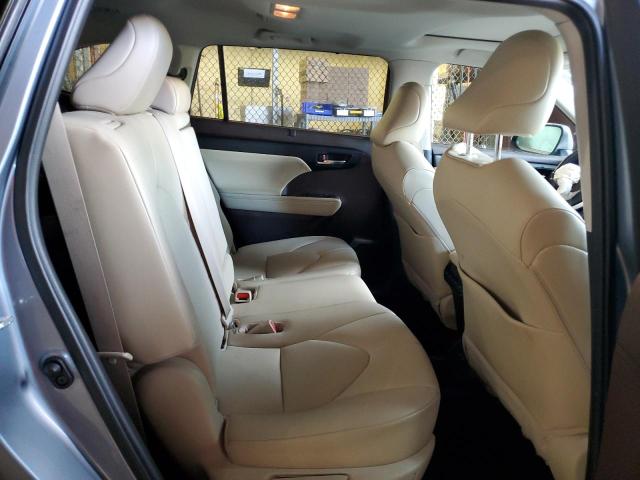 5TDGZRBH4MS110077 - 2021 TOYOTA HIGHLANDER XLE SILVER photo 11