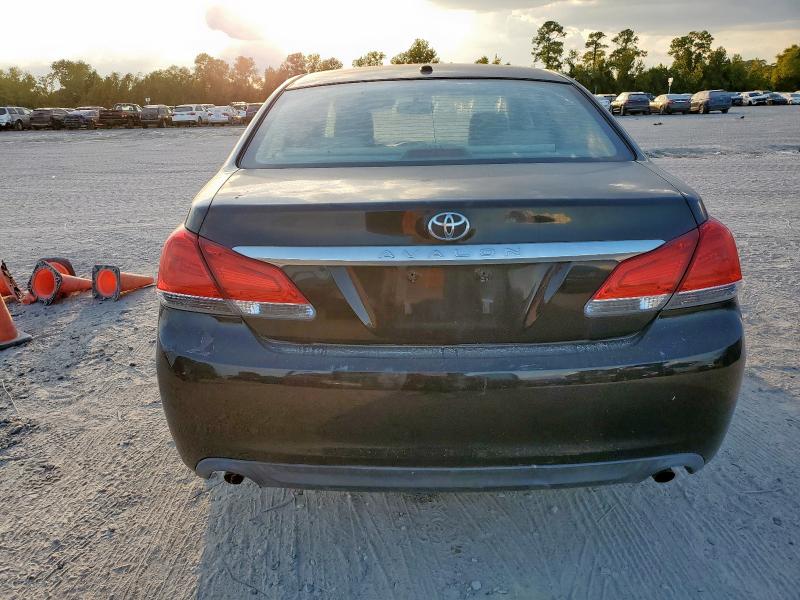 4T1BK3DB7BU390960 - 2011 TOYOTA AVALON BASE 黑色 照片 6