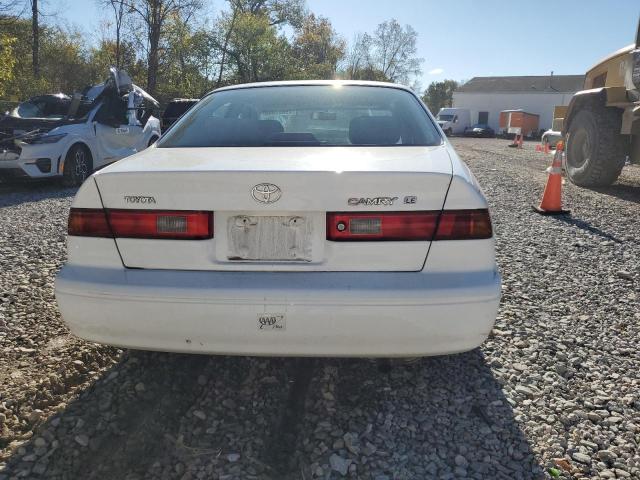 4T1BG22K7WU266143 - 1998 TOYOTA CAMRY CE Blanc photo 6