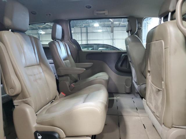 2C4RC1CGXFR609799 - 2015 CHRYSLER TOWN & COU TOURING L GOLD photo 11