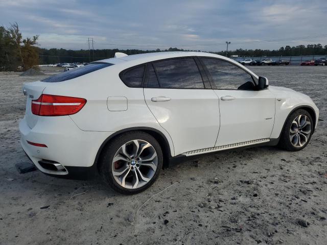 5UXFG8C55BLZ96617 - 2011 BMW X6 XDRIVE50I WHITE photo 3