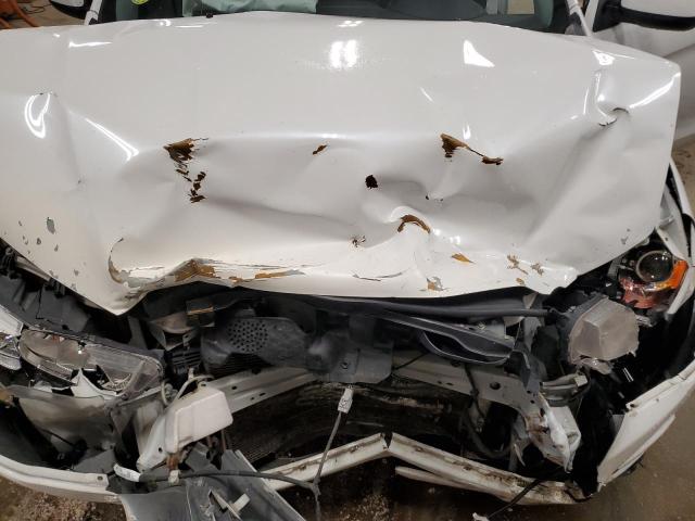 JA4AP4AU7BZ019131 - 2011 MITSUBISHI OUTLANDER SE WHITE photo 12