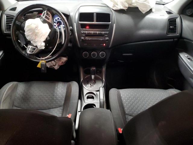 JA4AP4AU7BZ019131 - 2011 MITSUBISHI OUTLANDER SE WHITE photo 8