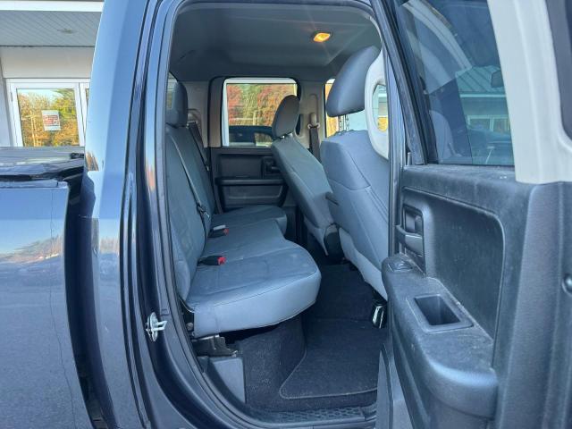 1C6RR7FG2JS190097 - 2018 RAM 1500 ST Gris foto 6