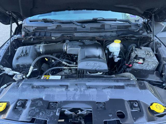 1C6RR7FG2JS190097 - 2018 RAM 1500 ST Gris foto 8