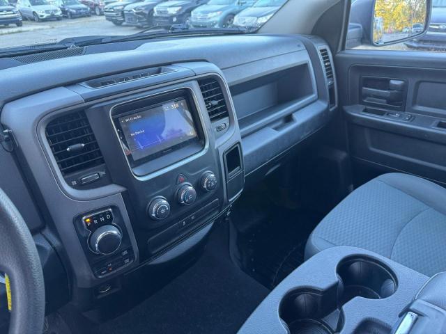 1C6RR7FG2JS190097 - 2018 RAM 1500 ST Gris foto 9