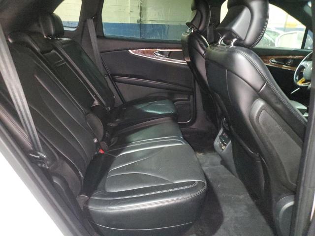 2LMTJ8LP4GBL89140 - 2016 LINCOLN MKX RESERVE Սպիտակ լուսանկար 11