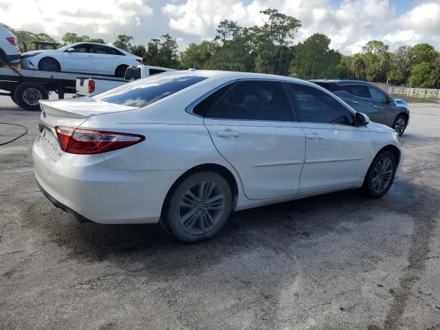 4T1BF1FKXHU450003 - 2017 TOYOTA CAMRY LE თეთრი ფოტო 3
