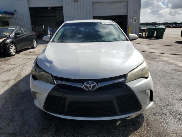 4T1BF1FKXHU450003 - 2017 TOYOTA CAMRY LE თეთრი ფოტო 5