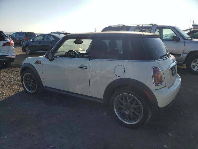 WMWMF335X9TW73914 - 2009 MINI COOPER Beyaz fotoğraf 2