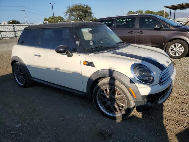 WMWMF335X9TW73914 - 2009 MINI COOPER Beyaz fotoğraf 4