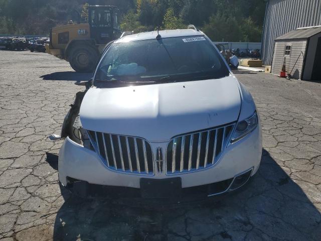 2LMDJ6JK6FBL20416 - 2015 LINCOLN MKX თეთრი ფოტო 5