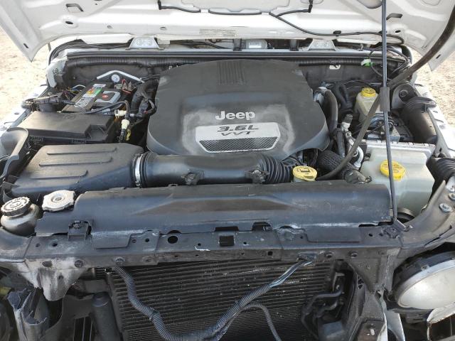 1C4BJWDG6DL582321 - 2013 JEEP WRANGLER U SPORT Beyaz fotoğraf 12