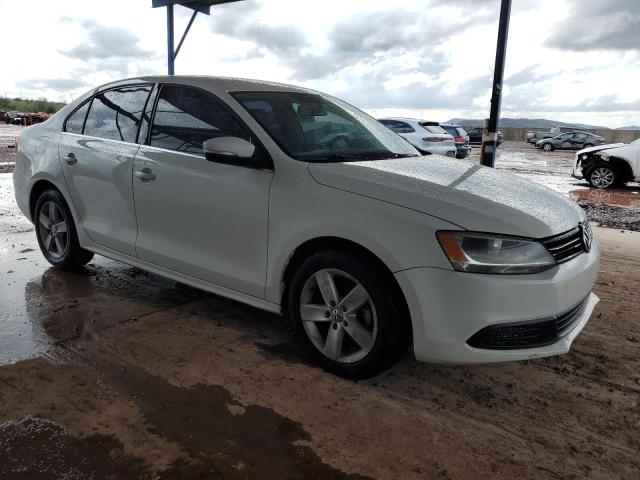 3VWD07AJ6EM276654 - 2014 VOLKSWAGEN JETTA SE WHITE photo 4