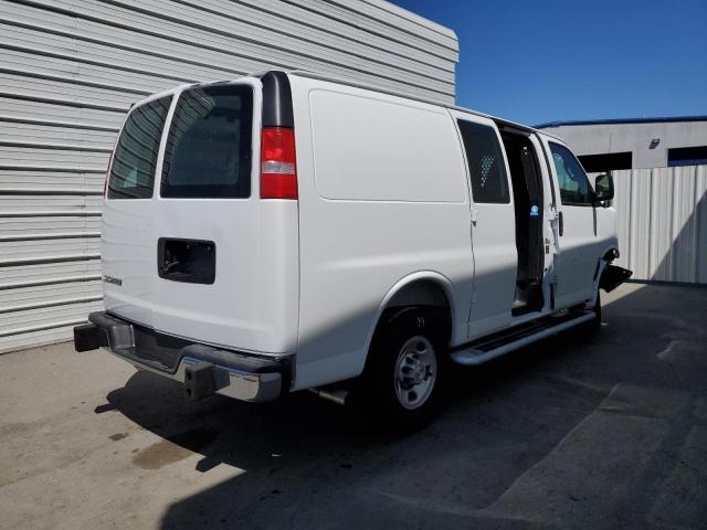 1GCWGAFP4S1175820 - 2025 CHEVROLET EXPRESS G2 WHITE photo 3