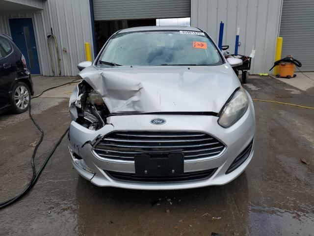 3FADP4BJ9FM199345 - 2015 FORD FIESTA SE ვერცხლისფერი ფოტო 5