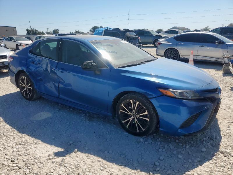 4T1G11AK6LU302595 - 2020 TOYOTA CAMRY SE BLUE photo 4