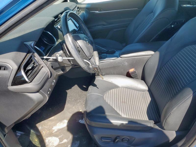 4T1G11AK6LU302595 - 2020 TOYOTA CAMRY SE BLUE photo 7