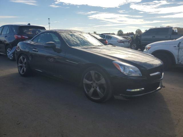 WDDPK5HA0CF014877 - 2012 MERCEDES-BENZ SLK 350 შავი ფოტო 4