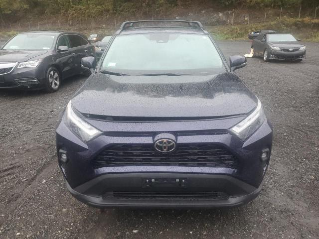 2T3P1RFV9RW472306 - 2024 TOYOTA RAV4 XLE 蓝色 照片 5