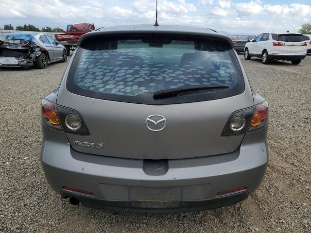 JM1BK143251227379 - 2005 MAZDA 3 HATCHBACK GRAY photo 6