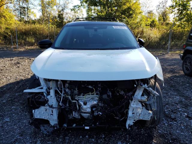 5N1DR3DJ6PC255770 - 2023 NISSAN PATHFINDER PLATINUM Biały zdjęcie 5