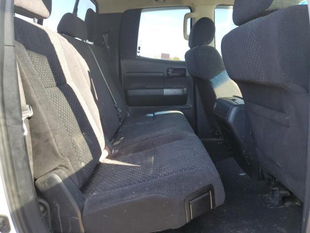 5TFUW5F19AX121129 - 2010 TOYOTA TUNDRA DOUBLE CAB SR5 WHITE photo 10