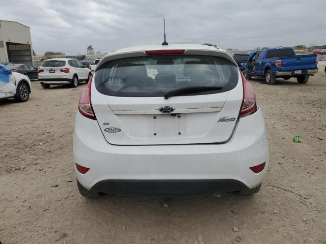 3FADP4EJ0JM101601 - 2018 FORD FIESTA SE თეთრი ფოტო 6