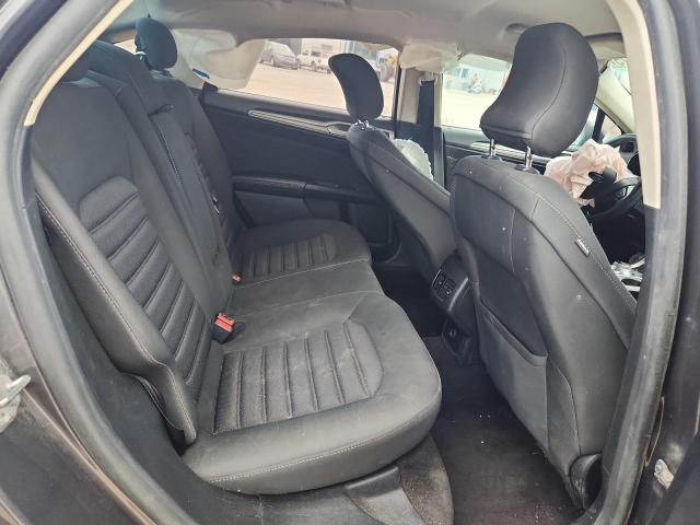 3FA6P0H73KR142214 - 2019 FORD FUSION SE Серый фото 10