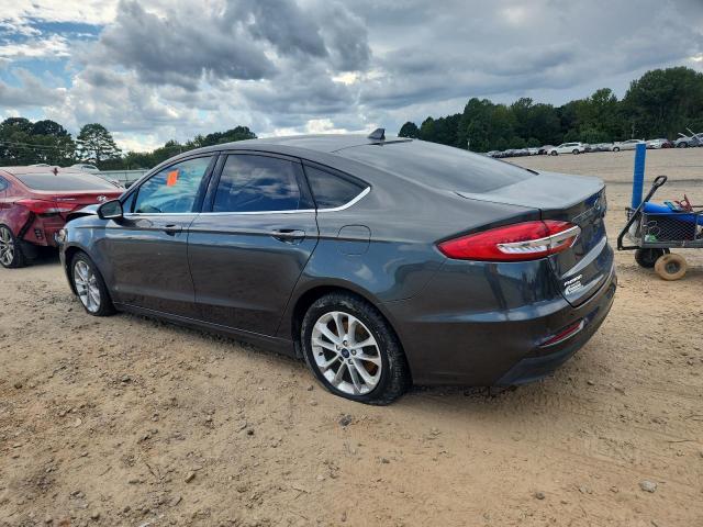 3FA6P0H73KR142214 - 2019 FORD FUSION SE Серый фото 2