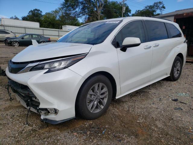 2022 TOYOTA SIENNA XLE, 