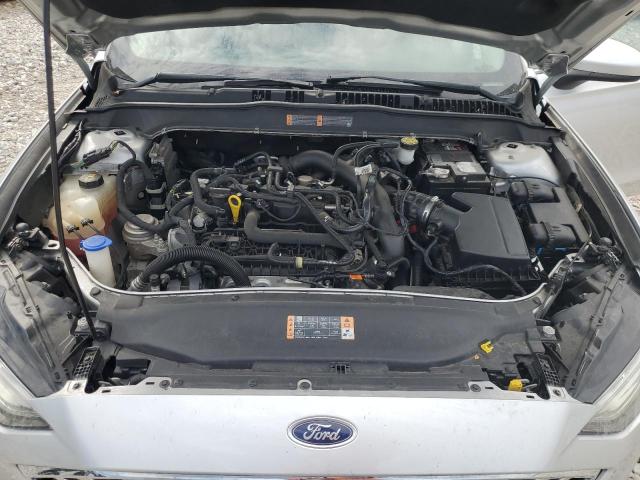 3FA6P0HD7JR256382 - 2018 FORD FUSION SE Argent photo 11
