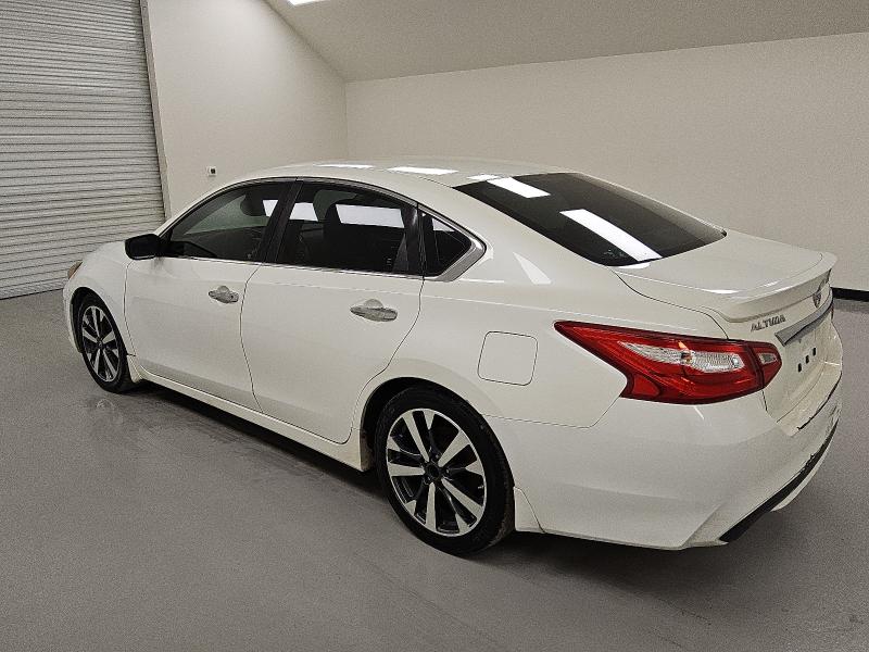 1N4AL3AP4GC294509 - 2016 NISSAN ALTIMA 2.5 白色 照片 2