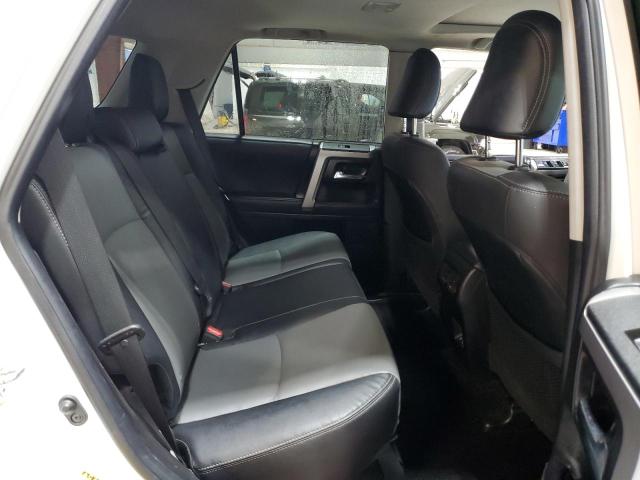 JTENU5JR3N6002099 - 2022 TOYOTA 4RUNNER SR5/SR5 PREMIUM WHITE photo 11