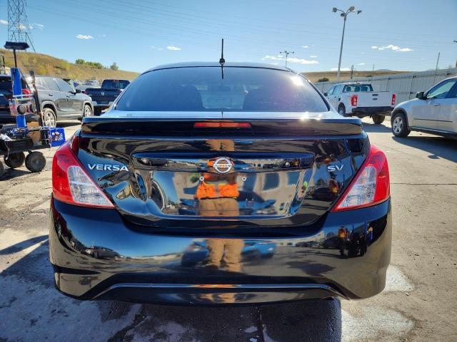 3N1CN7AP0JL814126 - 2018 NISSAN VERSA S BLACK photo 6
