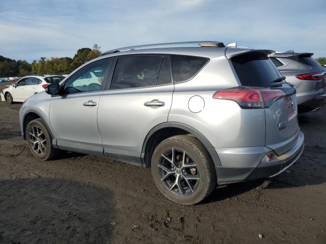 2T3JFREV3HW682679 - 2017 TOYOTA RAV4 SE 银色 照片 2