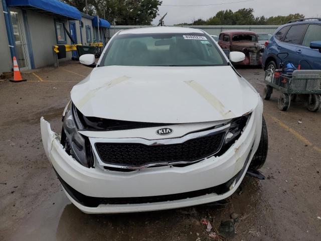 5XXGM4A72DG150394 - 2013 KIA OPTIMA LX WHITE photo 5