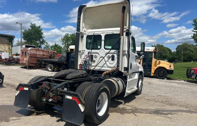 1FUBGEDV7ELFT4296 - 2014 FREIGHTLINER CASCADIA 1 WHITE photo 4