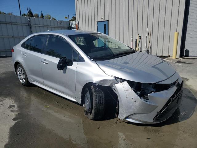 JTDBCMFE9S3080636 - 2025 TOYOTA COROLLA LE ვერცხლისფერი ფოტო 4