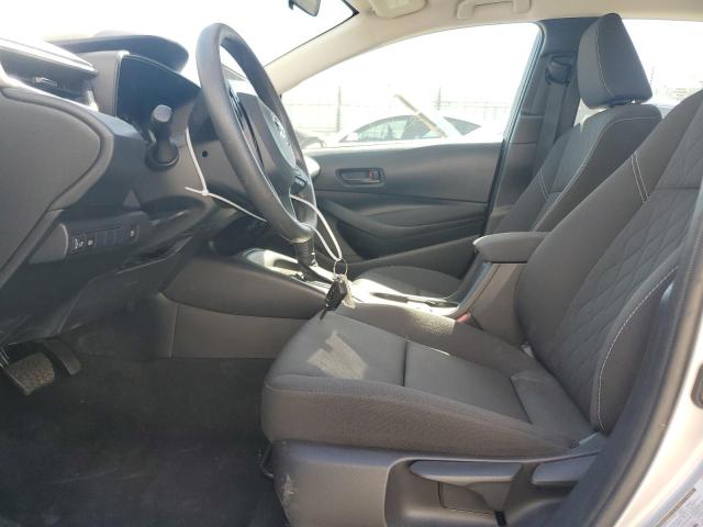 JTDBCMFE9S3080636 - 2025 TOYOTA COROLLA LE ვერცხლისფერი ფოტო 7