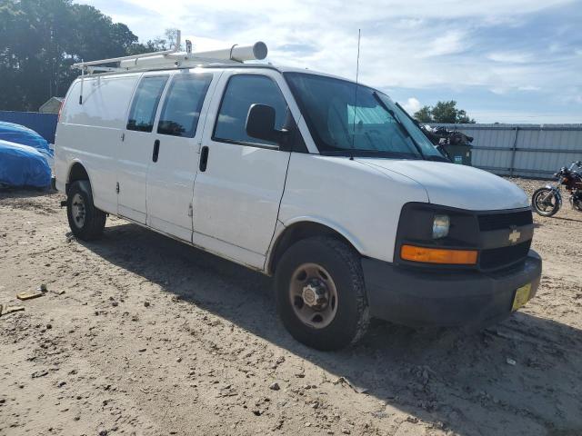 1GCWGGBA7D1141104 - 2013 CHEVROLET EXPRESS G2 WHITE photo 4