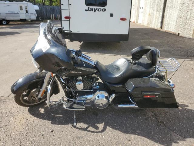 1HD1KB412BB633649 - 2011 HARLEY-DAVIDSON FLHX BLACK photo 3