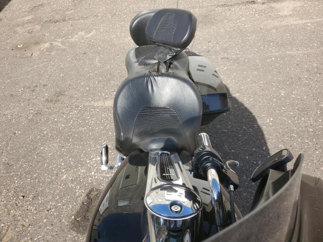 1HD1KB412BB633649 - 2011 HARLEY-DAVIDSON FLHX BLACK photo 5
