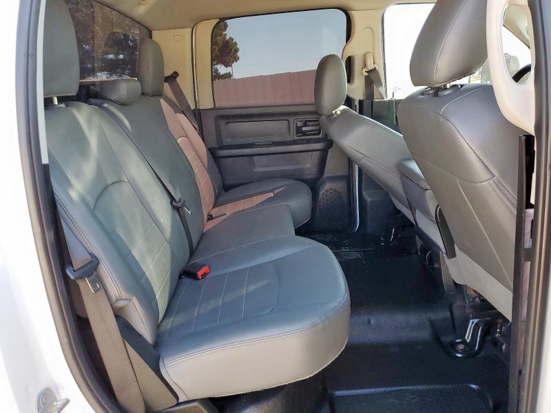 3C7WR4HJ5JG287422 - 2018 RAM 2500 ST WHITE photo 10