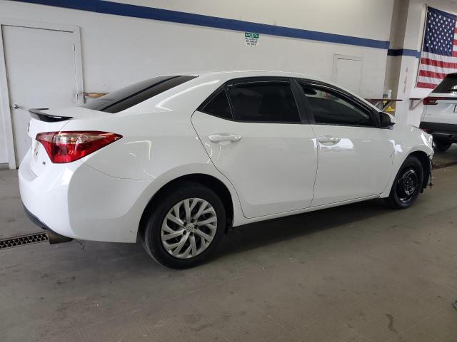 2T1BURHE6JC117686 - 2018 TOYOTA COROLLA L Beyaz fotoğraf 3