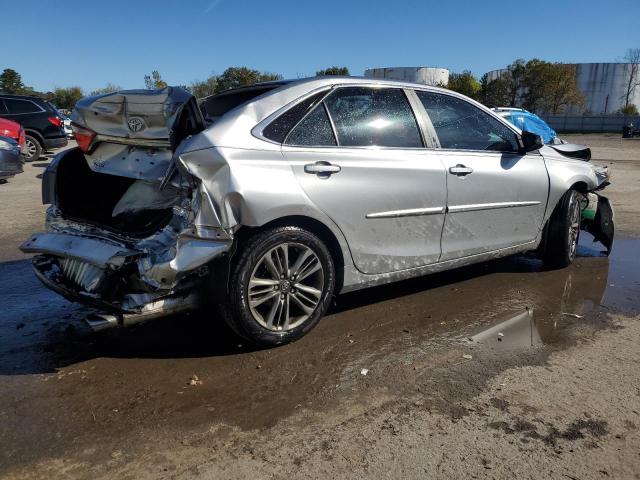4T1BF1FK7HU686513 - 2017 TOYOTA CAMRY LE 银色 照片 3