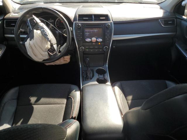 4T1BF1FK7HU686513 - 2017 TOYOTA CAMRY LE 银色 照片 8